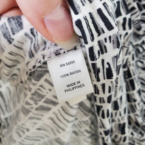 Express Vintage Y2K 2007 Black and White Gold Chain Halter Top Size Small - Picture 9 of 11